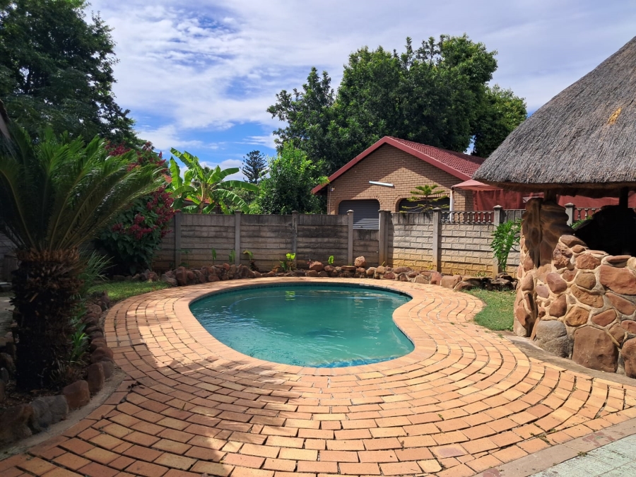 4 Bedroom Property for Sale in Bodorp North West